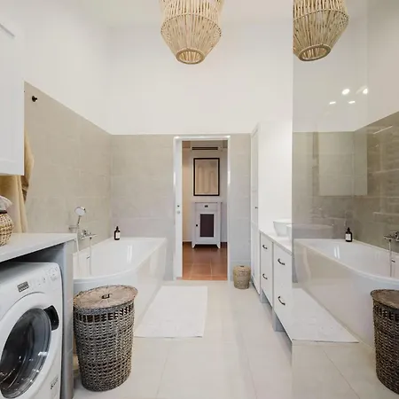 Awesome In With House Sea View Hébergement de vacances *